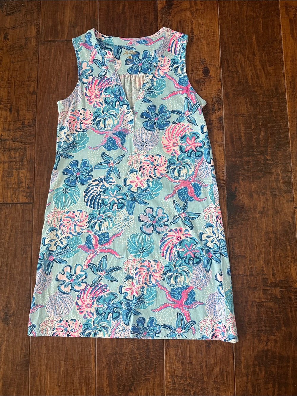 Lilly Pulitzer Dev Sleeveless Shift Dress in the Multi Bahamas Beachcomber Print